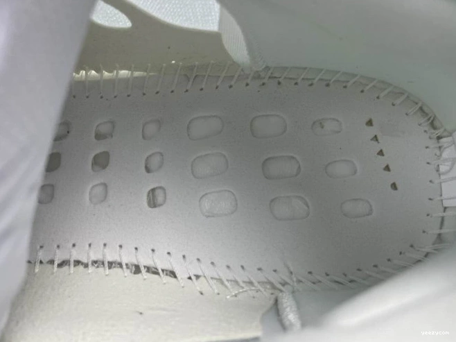 Mono V2 Boost Ice Yeezy GW2869 350 Adidas 1024